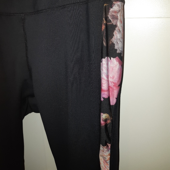 La Vie En Rose Floral Workout Leggings - Picture 4 of 10